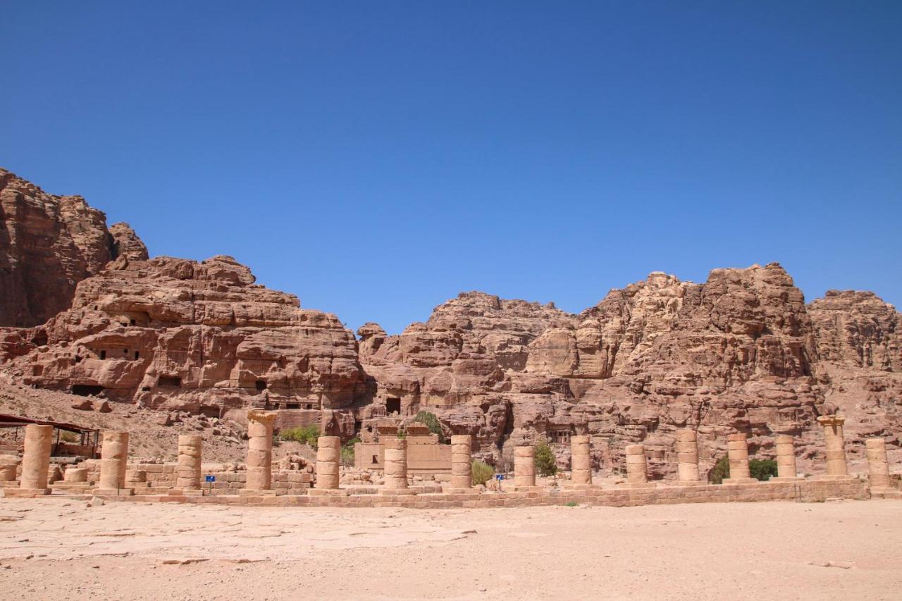 Petra Family House Bed & Breakfast エクステリア 写真