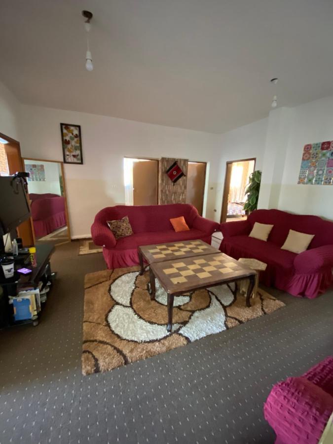 Petra Family House Bed & Breakfast エクステリア 写真