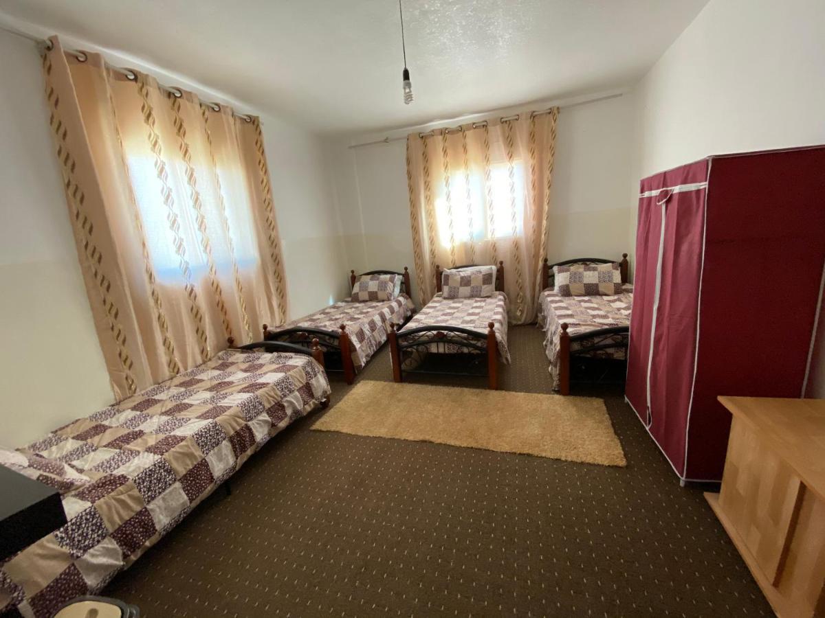 Petra Family House Bed & Breakfast エクステリア 写真