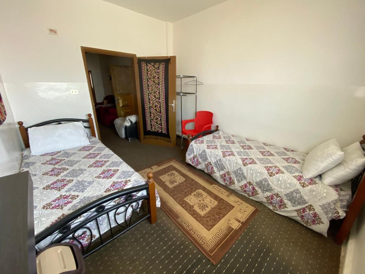 Petra Family House Bed & Breakfast エクステリア 写真